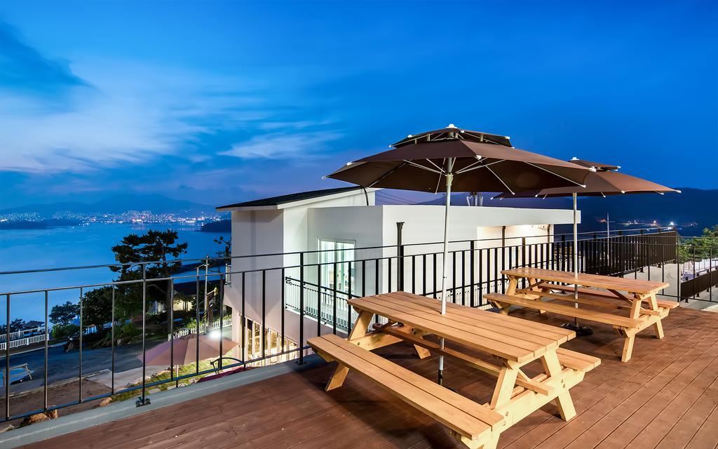Yeosu Blooming Pension ภายนอก รูปภาพ